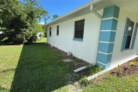 Casa en venta en Fruitland Park, Florida, 3 dormitorios, 177.44 m2 № 2342239 - foto 18
