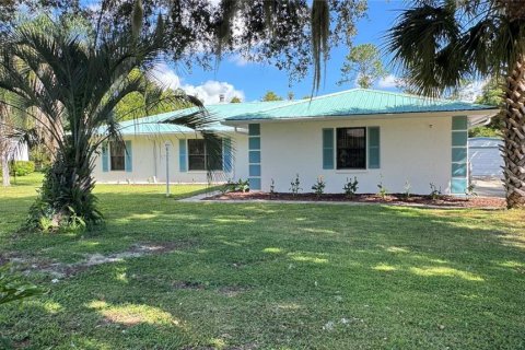 Casa en venta en Fruitland Park, Florida, 3 dormitorios, 177.44 m2 № 2342239 - foto 4