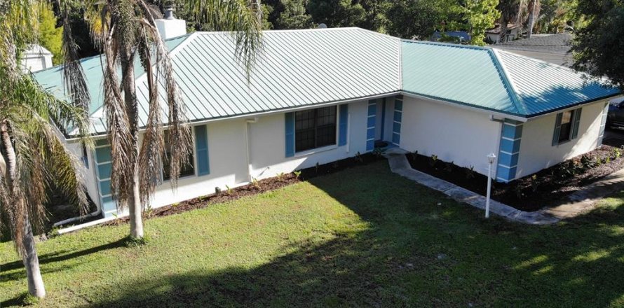 Casa en Fruitland Park, Florida 3 dormitorios, 177.44 m2 № 2342239