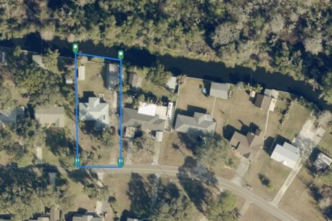 Casa en venta en Fruitland Park, Florida, 3 dormitorios, 177.44 m2 № 2342239 - foto 13