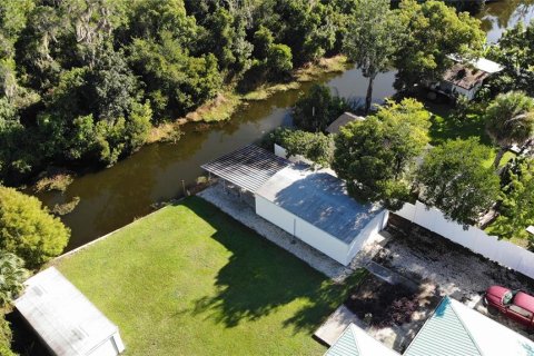 Casa en venta en Fruitland Park, Florida, 3 dormitorios, 177.44 m2 № 2342239 - foto 3