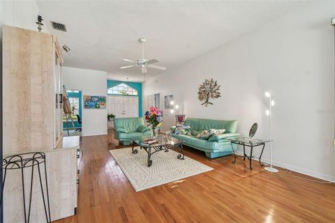 Casa en venta en Saint Petersburg, Florida, 4 dormitorios, 240.99 m2 № 1676958 - foto 26