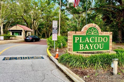 Casa en venta en Saint Petersburg, Florida, 4 dormitorios, 240.99 m2 № 1676958 - foto 2