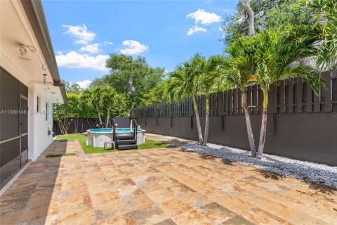 House in Miami, Florida 3 bedrooms, 180.42 sq.m. № 2064231 - photo 30