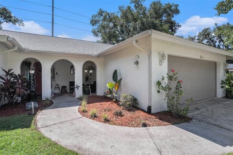 House in Plant City, Florida 3 bedrooms, 192.68 sq.m. № 1909879 - photo 6