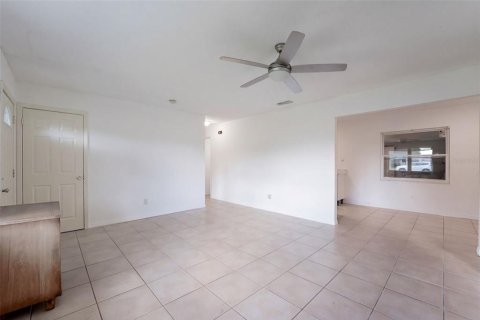 Villa ou maison à vendre à Casselberry, Floride: 3 chambres, 94.02 m2 № 2421623 - photo 12