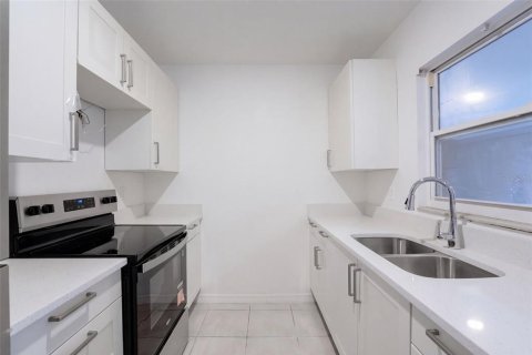 Villa ou maison à vendre à Casselberry, Floride: 3 chambres, 94.02 m2 № 2421623 - photo 4