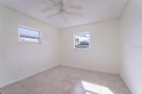 Villa ou maison à vendre à Casselberry, Floride: 3 chambres, 94.02 m2 № 2421623 - photo 11