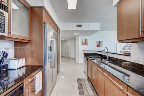 Copropriété à louer à Hallandale Beach, Floride: 2 chambres, 113.34 m2 № 1938155 - photo 12