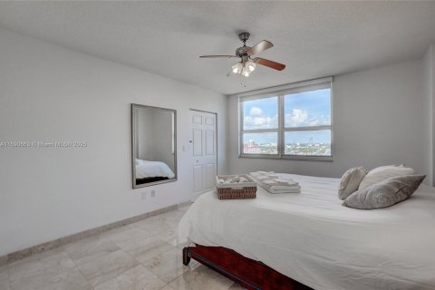 Copropriété à louer à Hallandale Beach, Floride: 2 chambres, 113.34 m2 № 1938155 - photo 16