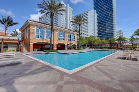 Copropriété à louer à Hallandale Beach, Floride: 2 chambres, 113.34 m2 № 1938155 - photo 25