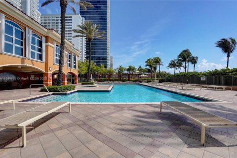 Copropriété à louer à Hallandale Beach, Floride: 2 chambres, 113.34 m2 № 1938155 - photo 26