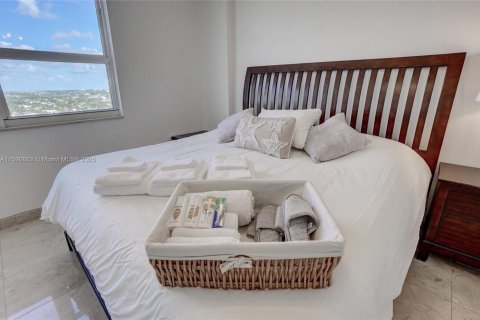 Copropriété à louer à Hallandale Beach, Floride: 2 chambres, 113.34 m2 № 1938155 - photo 19