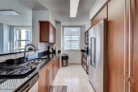 Copropriété à louer à Hallandale Beach, Floride: 2 chambres, 113.34 m2 № 1938155 - photo 9