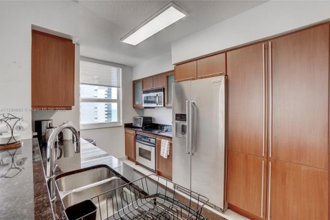 Copropriété à louer à Hallandale Beach, Floride: 2 chambres, 113.34 m2 № 1938155 - photo 13