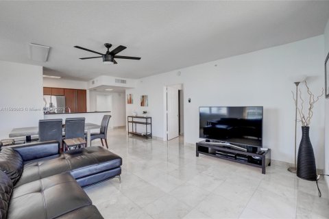 Copropriété à louer à Hallandale Beach, Floride: 2 chambres, 113.34 m2 № 1938155 - photo 15