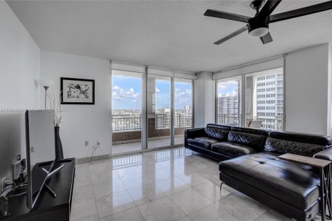 Copropriété à louer à Hallandale Beach, Floride: 2 chambres, 113.34 m2 № 1938155 - photo 14