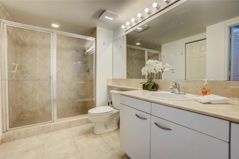 Copropriété à louer à Hallandale Beach, Floride: 2 chambres, 113.34 m2 № 1938155 - photo 20