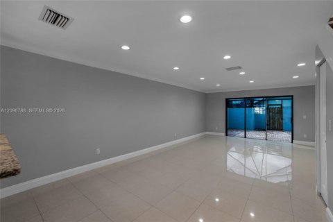 Adosado en venta en Boca Raton, Florida, 2 dormitorios, 114.46 m2 № 2407275 - foto 2