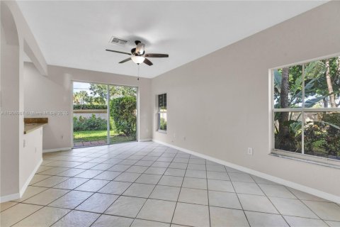 Townhouse in Margate, Florida 3 bedrooms, 141.86 sq.m. № 1955081 - photo 3
