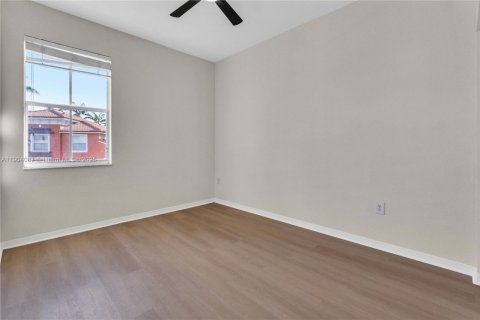 Townhouse in Margate, Florida 3 bedrooms, 141.86 sq.m. № 1955081 - photo 8