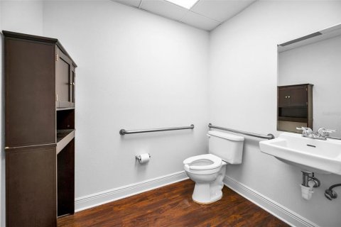 Propiedad comercial en alquiler en Saint Petersburg, Florida, 376.25 m2 № 1908570 - foto 16
