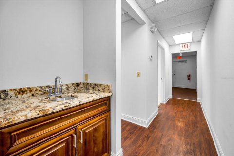 Propiedad comercial en alquiler en Saint Petersburg, Florida, 376.25 m2 № 1908570 - foto 26