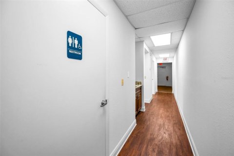 Propiedad comercial en alquiler en Saint Petersburg, Florida, 376.25 m2 № 1908570 - foto 25