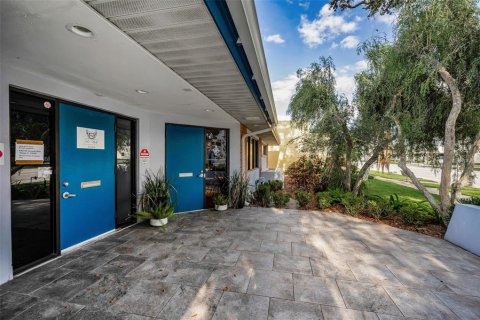Propiedad comercial en alquiler en Saint Petersburg, Florida, 376.25 m2 № 1908570 - foto 10