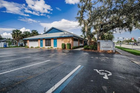 Propiedad comercial en alquiler en Saint Petersburg, Florida, 376.25 m2 № 1908570 - foto 7