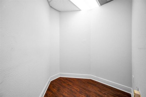 Propiedad comercial en alquiler en Saint Petersburg, Florida, 376.25 m2 № 1908570 - foto 24