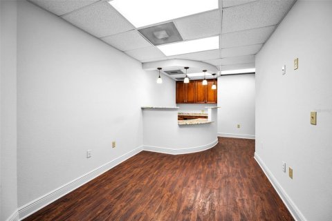 Propiedad comercial en alquiler en Saint Petersburg, Florida, 376.25 m2 № 1908570 - foto 15