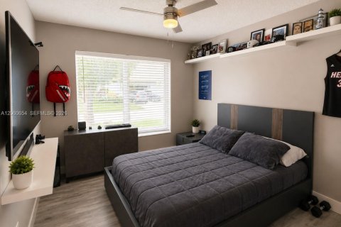 Villa ou maison à louer à Miramar, Floride: 4 chambres, 137.22 m2 № 2282241 - photo 25