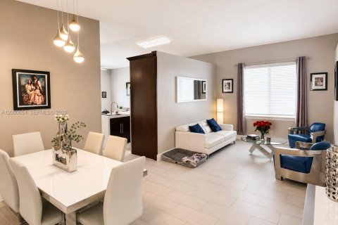 Villa ou maison à louer à Miramar, Floride: 4 chambres, 137.22 m2 № 2282241 - photo 11