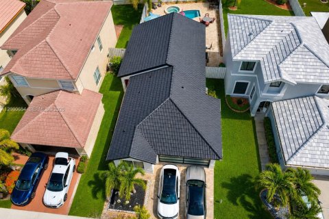 Villa ou maison à louer à Miramar, Floride: 4 chambres, 137.22 m2 № 2282241 - photo 5