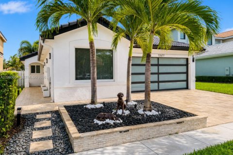 Villa ou maison à louer à Miramar, Floride: 4 chambres, 137.22 m2 № 2282241 - photo 3