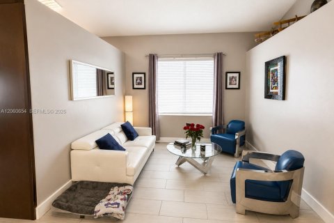 Villa ou maison à louer à Miramar, Floride: 4 chambres, 137.22 m2 № 2282241 - photo 10