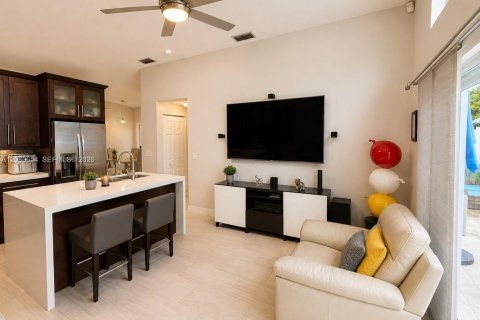 Villa ou maison à louer à Miramar, Floride: 4 chambres, 137.22 m2 № 2282241 - photo 19