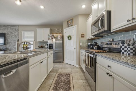 House in Port St. Lucie, Florida 4 bedrooms, 178 sq.m. № 2146252 - photo 13