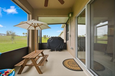 House in Port St. Lucie, Florida 4 bedrooms, 178 sq.m. № 2146252 - photo 14