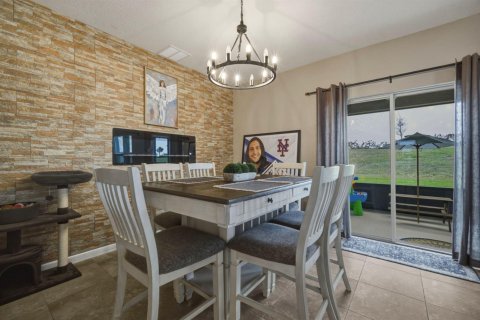 House in Port St. Lucie, Florida 4 bedrooms, 178 sq.m. № 2146252 - photo 12