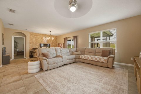 House in Port St. Lucie, Florida 4 bedrooms, 178 sq.m. № 2146252 - photo 8