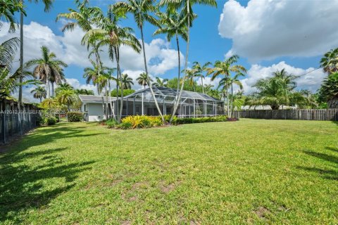 House in Palmetto Bay, Florida 3 bedrooms, 146.41 sq.m. № 2076142 - photo 27