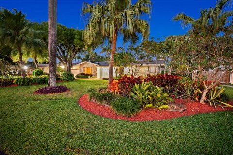 House in Palmetto Bay, Florida 3 bedrooms, 146.41 sq.m. № 2076142 - photo 29