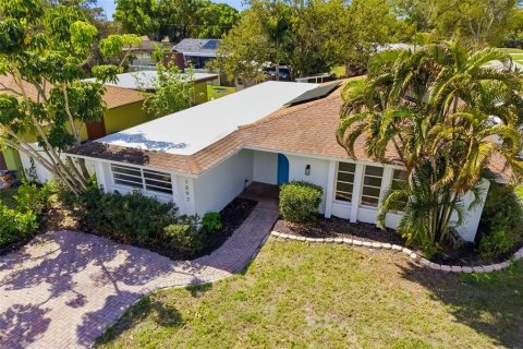 House in Sarasota, Florida 4 bedrooms, 172.33 sq.m. № 2118965 - photo 2