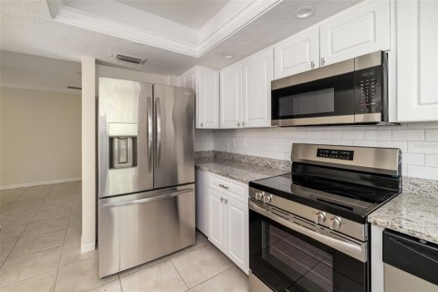 House in Sarasota, Florida 4 bedrooms, 172.33 sq.m. № 2118965 - photo 11