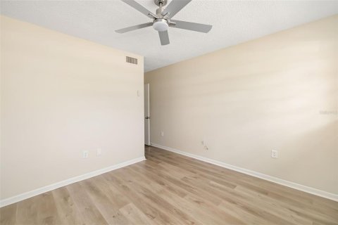 House in Sarasota, Florida 4 bedrooms, 172.33 sq.m. № 2118965 - photo 24