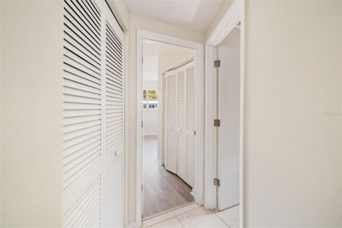 House in Sarasota, Florida 4 bedrooms, 172.33 sq.m. № 2118965 - photo 18