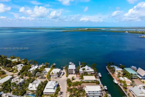 Купить виллу или дом в Ки-Ларго, Флорида 4 спальни, 308.9м2, № 2057790 - фото 15