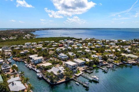 Купить виллу или дом в Ки-Ларго, Флорида 4 спальни, 308.9м2, № 2057790 - фото 17